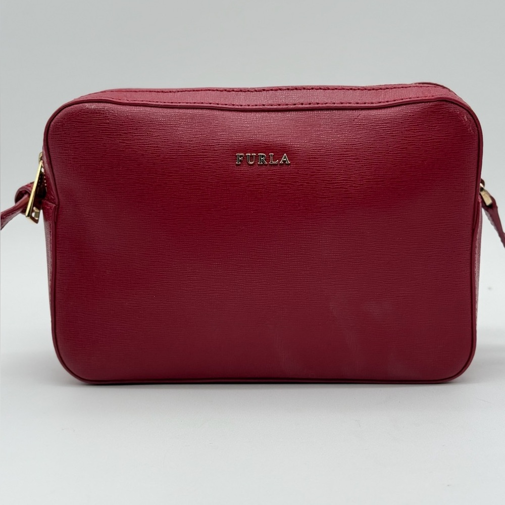 FURLA MAGENTA LEATHER CAMERA CROSSBODY BAG
